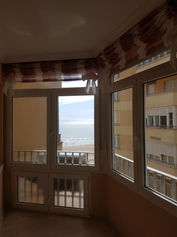 Brisas Cayetano Apartment Кадис Екстериор снимка